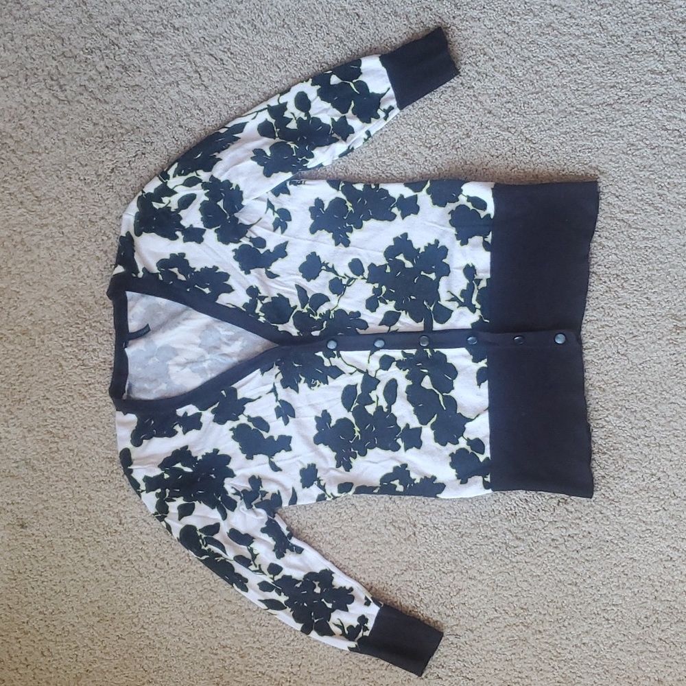 Black and Electric Freen Floral Cartigan
